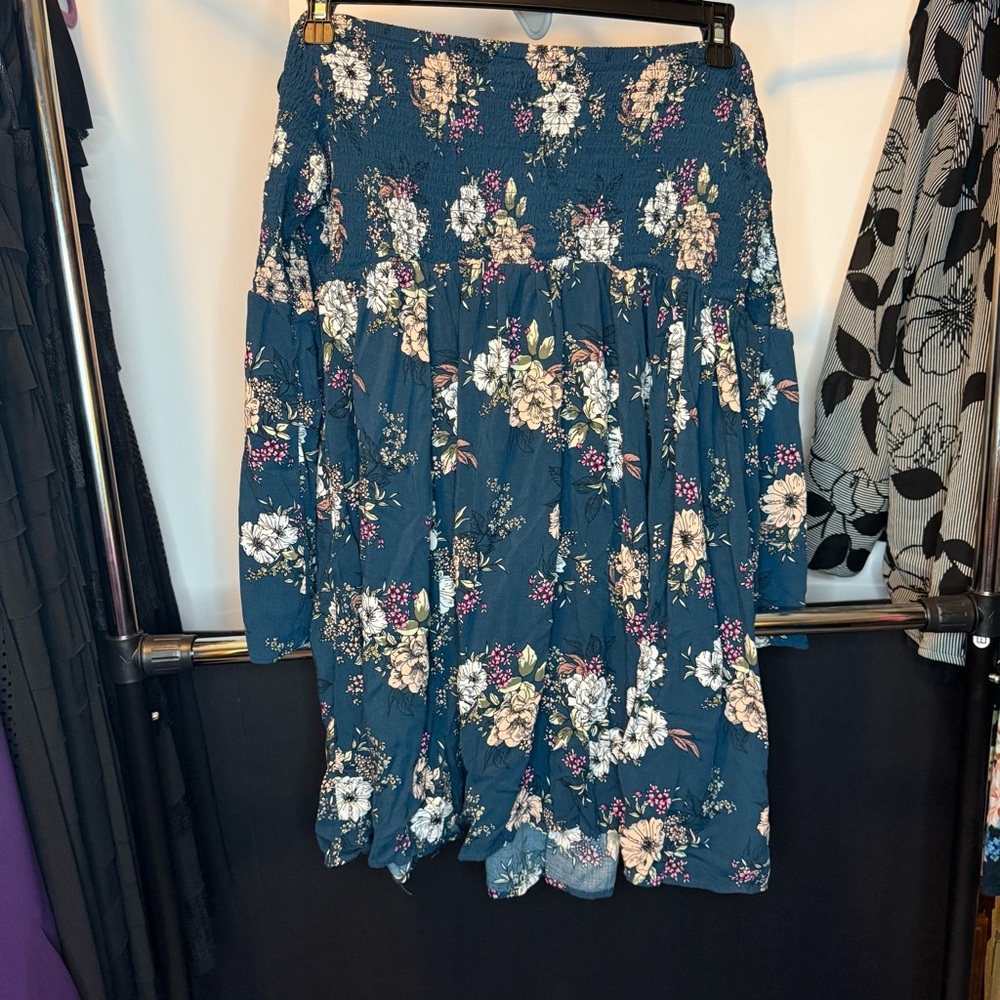 Torrid size 3 Blue Floral Pattern with Bell Sleeves Midi Dress - Picture 6 of 6